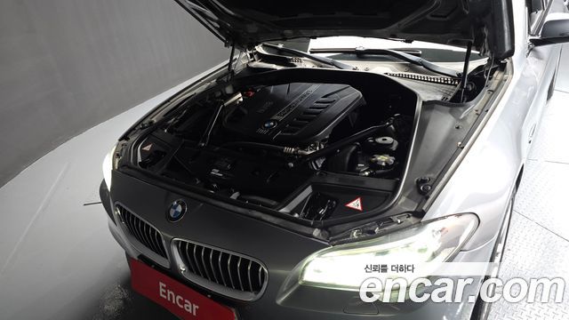 BMW 5-Series 2015 — photo 6