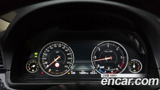 BMW 5-Series 2015 — photo 8