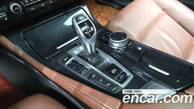 BMW 5-Series 2015 — photo 9