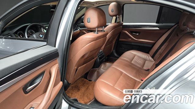 BMW 5-Series 2015 — photo 11
