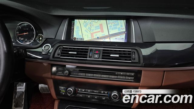 BMW 5-Series 2015 — photo 13