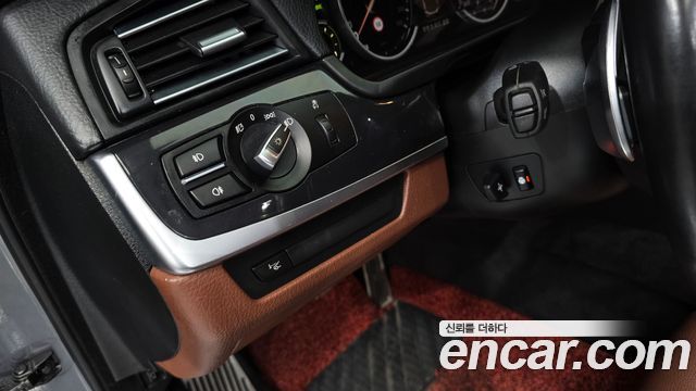 BMW 5-Series 2015 — photo 15