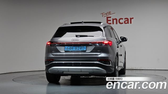 Audi Q4 e-tron 2022 — photo 4