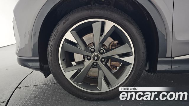 Audi Q4 e-tron 2022 — photo 5