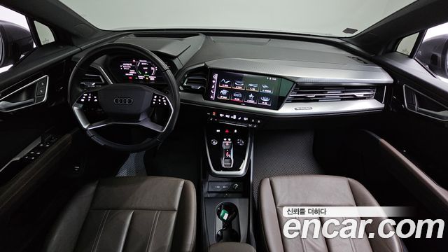 Audi Q4 e-tron 2022 — photo 10