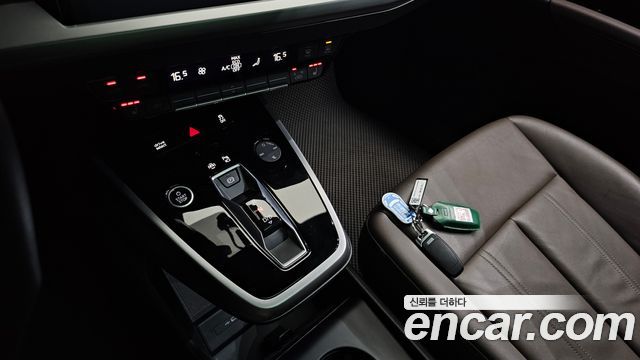 Audi Q4 e-tron 2022 — photo 12