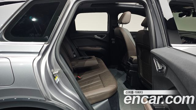 Audi Q4 e-tron 2022 — photo 17
