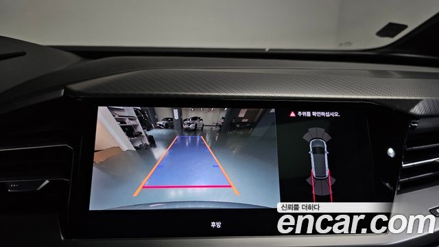 Audi Q4 e-tron 2022 — photo 21