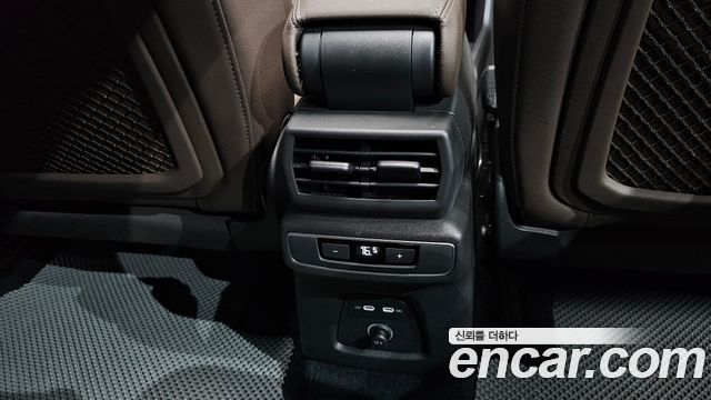 Audi Q4 e-tron 2022 — photo 25