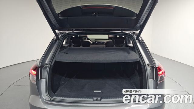 Audi Q4 e-tron 2022 — photo 26
