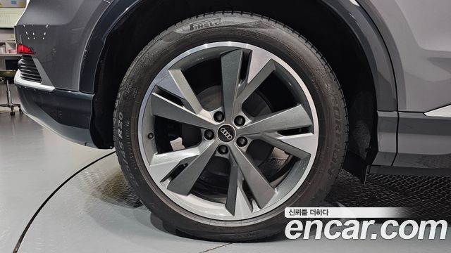 Audi Q4 e-tron 2022 — photo 7