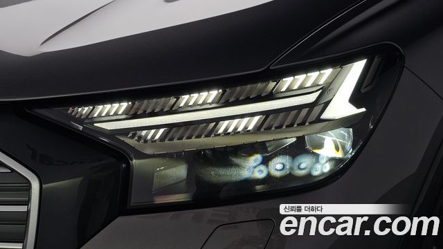 Audi Q4 e-tron 2022 — photo 8