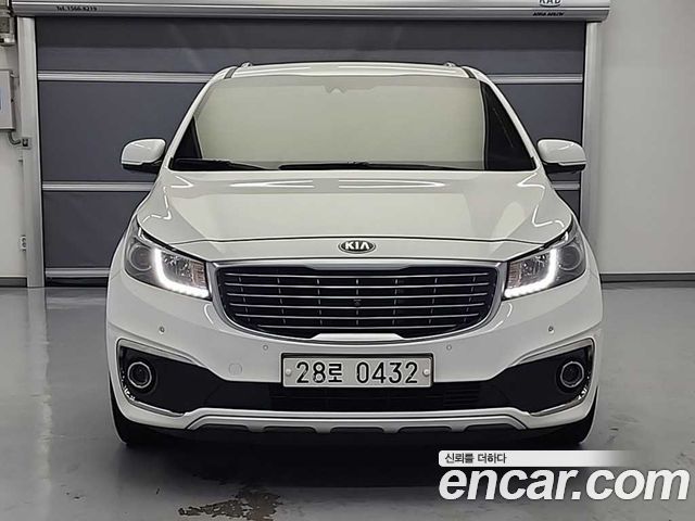 Kia Canival 2017 — photo 2