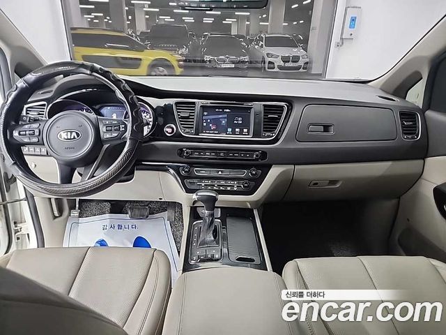 Kia Canival 2017 — photo 7