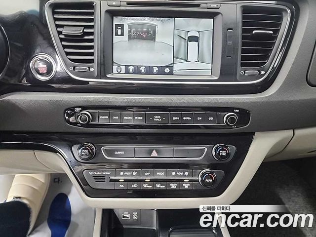 Kia Canival 2017 — photo 10