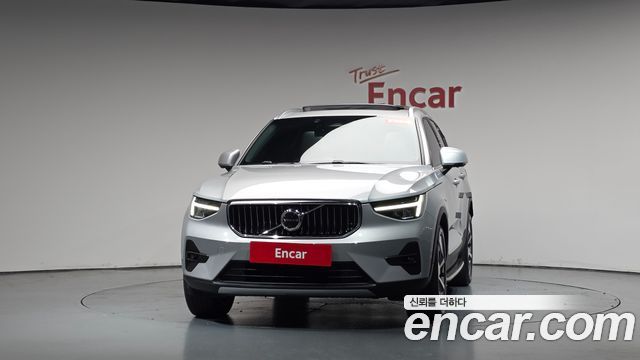 Volvo XC40 2023 — photo 3
