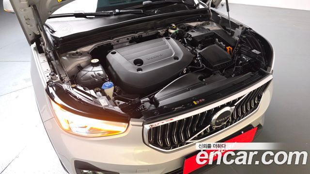 Volvo XC40 2023 — photo 6