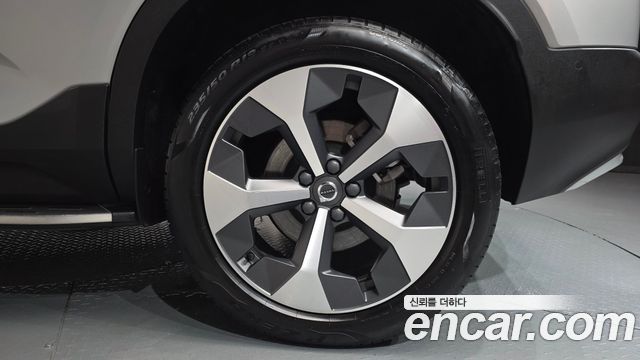 Volvo XC40 2023 — photo 7