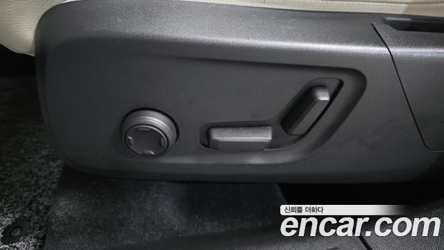 Volvo XC40 2023 — photo 31