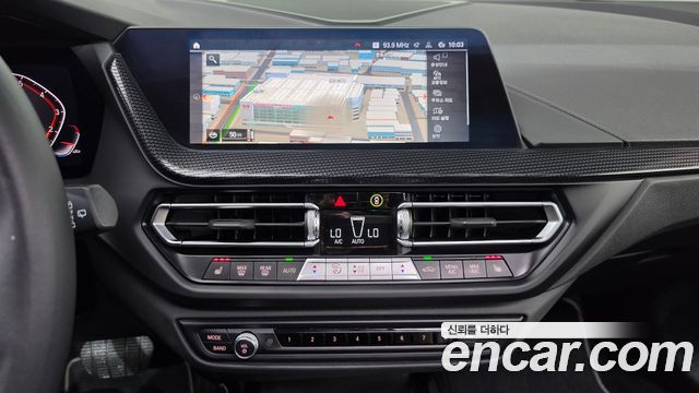 BMW 1-Series 2024 — photo 18