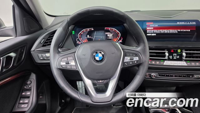 BMW 1-Series 2024 — photo 19