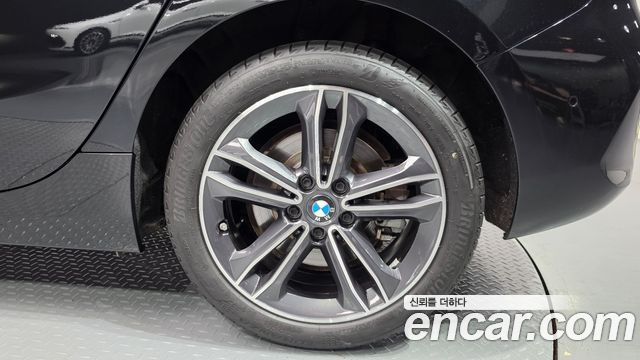 BMW 1-Series 2024 — photo 7