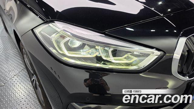 BMW 1-Series 2024 — photo 8