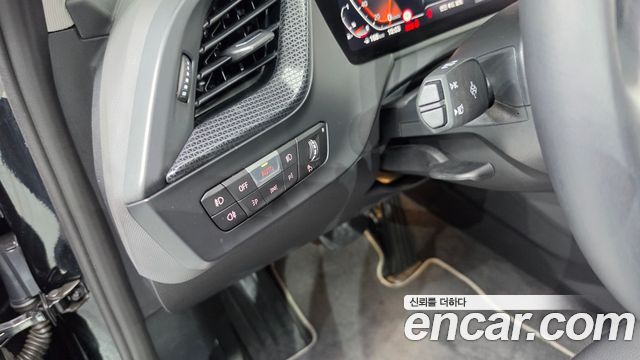 BMW 1-Series 2024 — photo 28