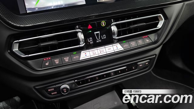 BMW 1-Series 2024 — photo 31