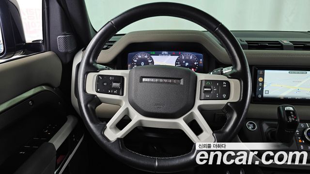 Land Rover Defender 2020 — photo 19