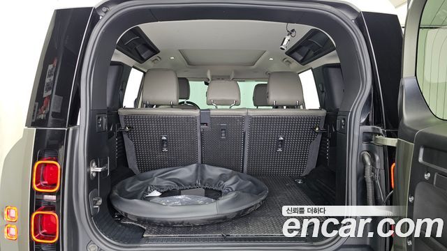 Land Rover Defender 2020 — photo 26