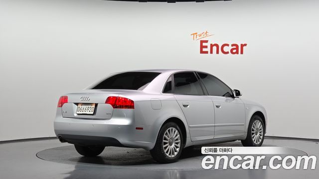 Audi A4 2005 — photo 2