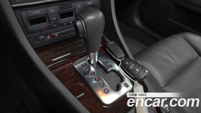Audi A4 2005 — photo 12