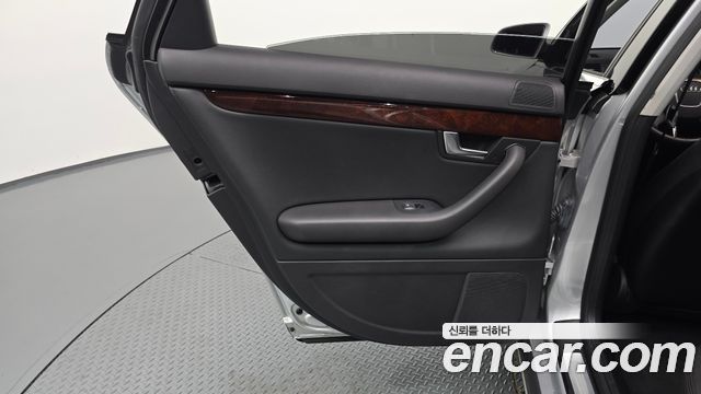 Audi A4 2005 — photo 15