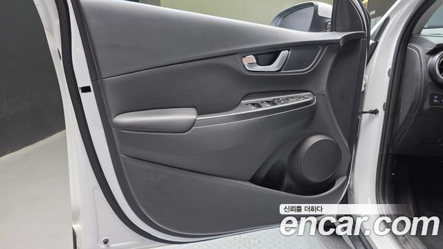 Hyundai Kona 2023 — photo 14