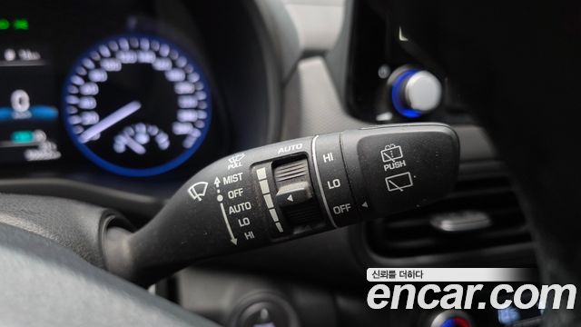 Hyundai Kona 2023 — photo 28