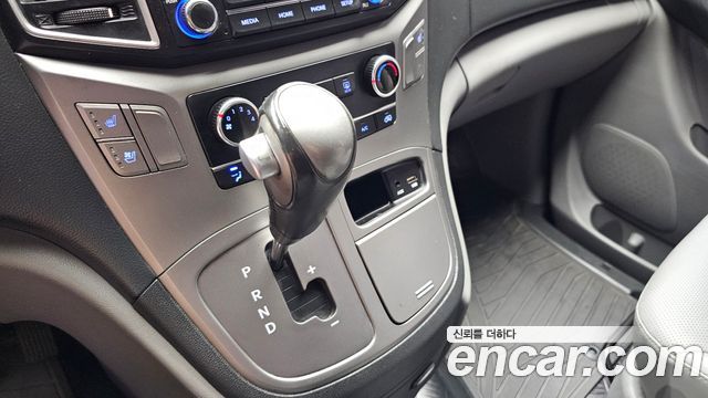 Hyundai Starex 2020 — photo 9