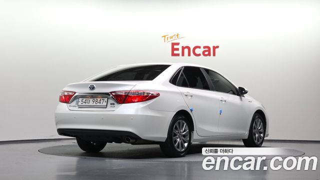 Toyota Camry 2017 — photo 2