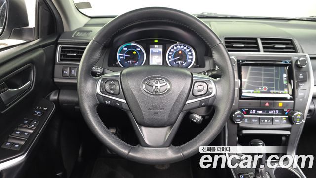 Toyota Camry 2017 — photo 19