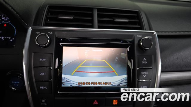 Toyota Camry 2017 — photo 22