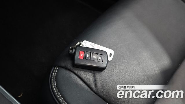 Toyota Camry 2017 — photo 24