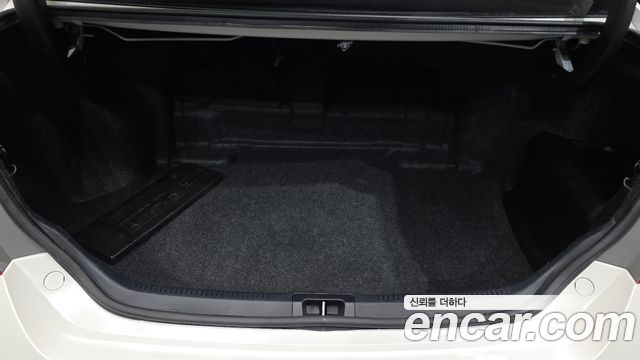 Toyota Camry 2017 — photo 26