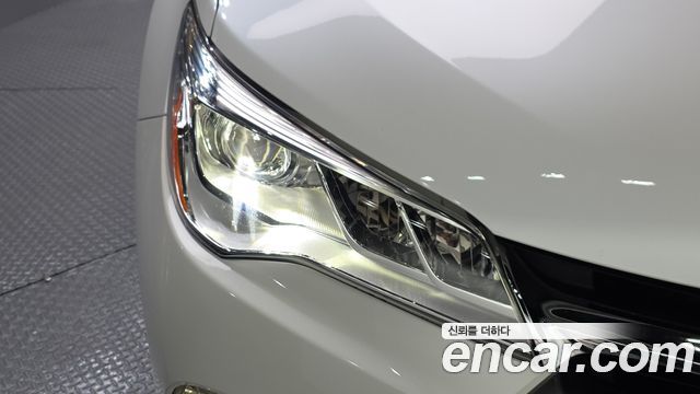 Toyota Camry 2017 — photo 8