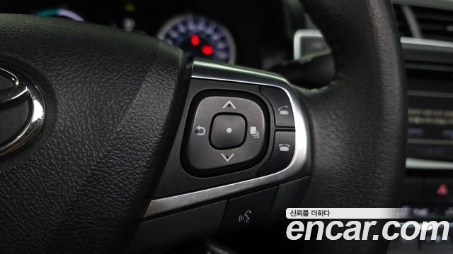 Toyota Camry 2017 — photo 27