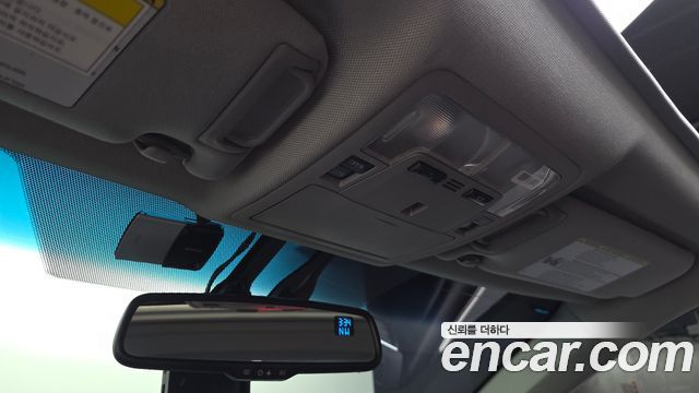 Toyota Camry 2017 — photo 28