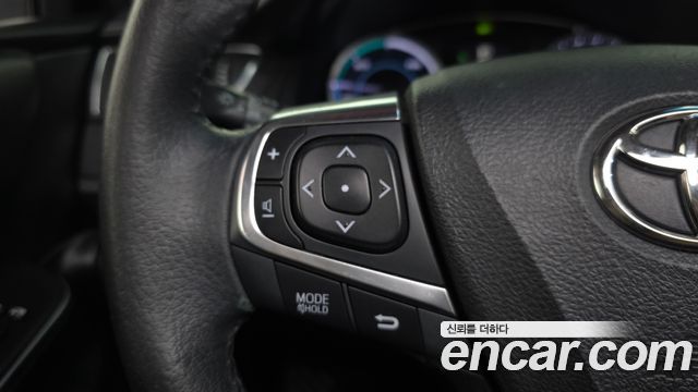 Toyota Camry 2017 — photo 30