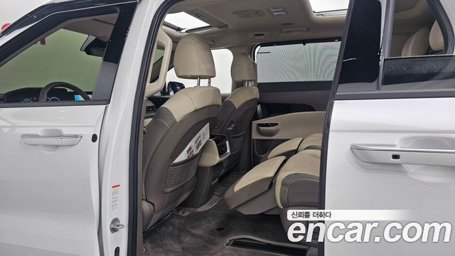Kia Canival 2023 — photo 17