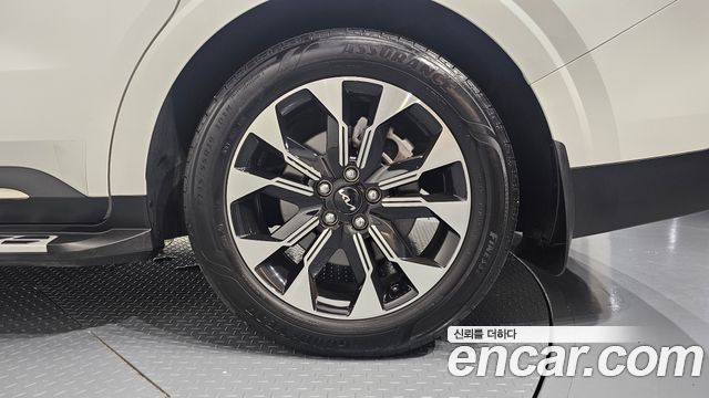 Kia Canival 2023 — photo 7
