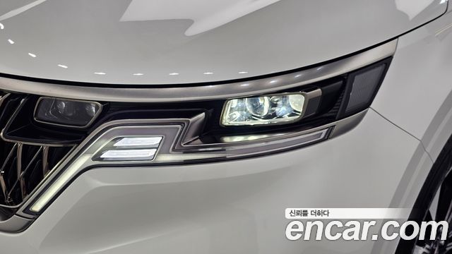 Kia Canival 2023 — photo 8