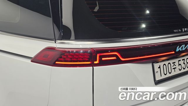 Kia Canival 2023 — photo 9